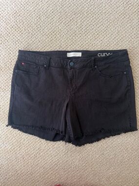 Slink Jeans Black Curvy Frayed-Hem Jean Shorts size 18